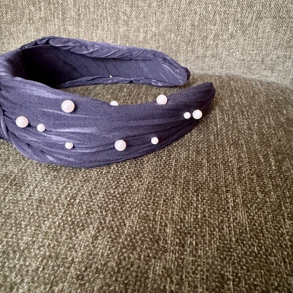 Anthropologie Everly Pleated Pearl Knot Headband Black - Picture 5 of 7